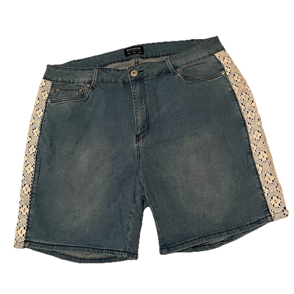 BloomChic High Rise Distressed Denim‎ Shorts Size 22 Stretch Crochet Trim Boho